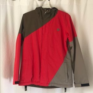 DC women’s snowboarding jacket